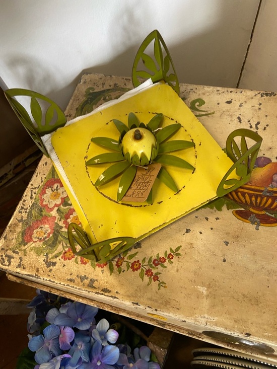 Other - Vintage Yellow & Olive Green Metal Decorative napkin holder